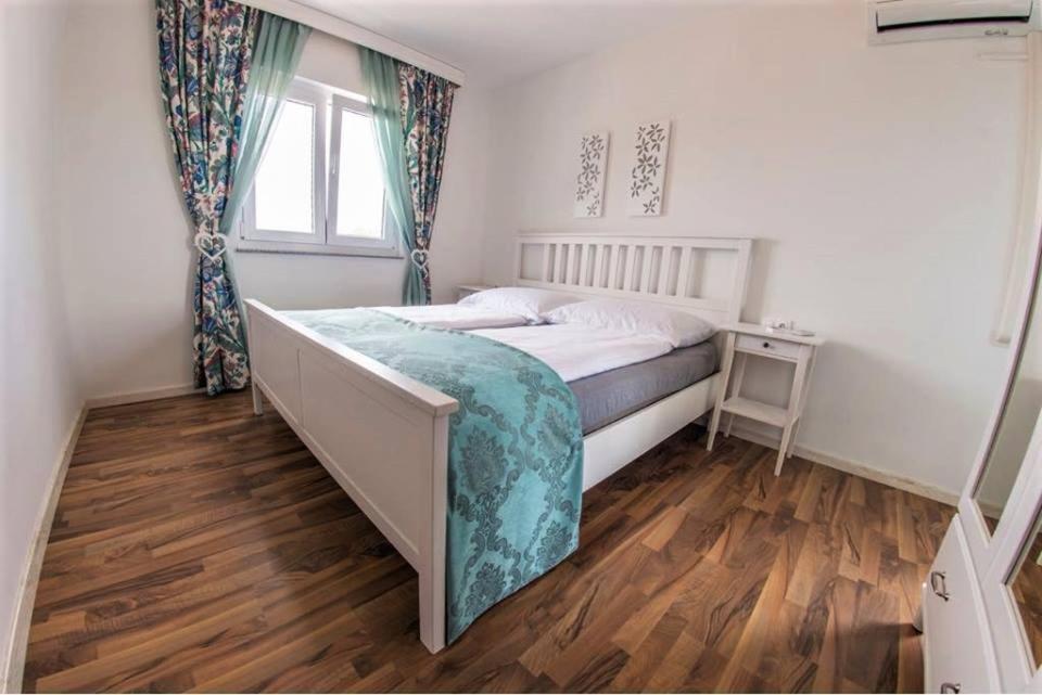 Apartments Mojeljeto 파자나 외부 사진