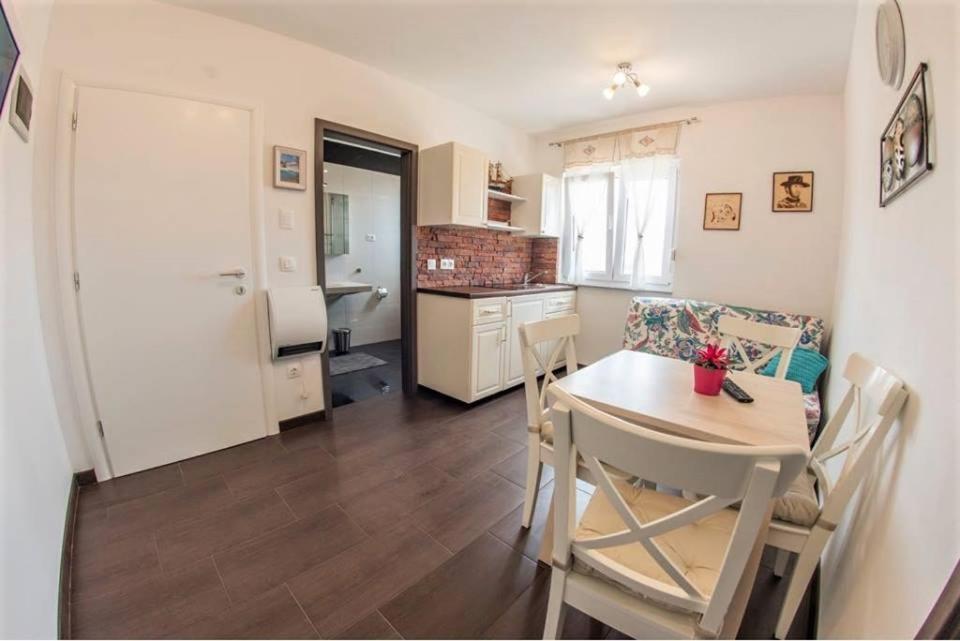 Apartments Mojeljeto 파자나 외부 사진